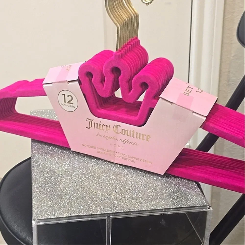 Juicy Couture‎ Home Nontched Shoulder Set Of 12 Velvet Crown Hangers- Pink